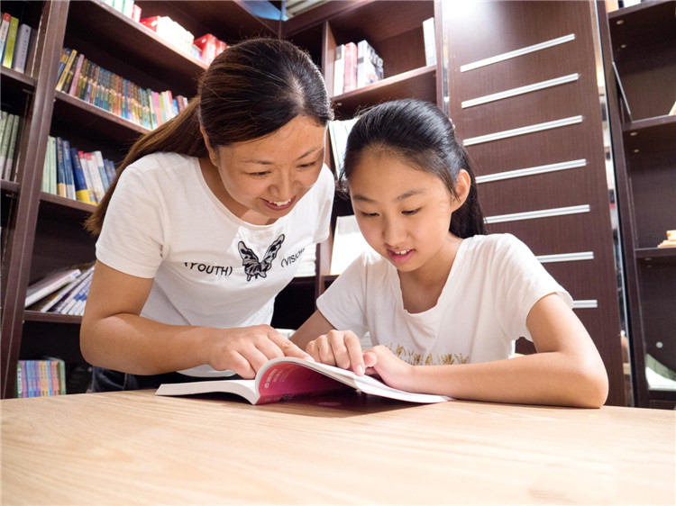 西红柿妈妈|为何妈妈越舍得投资,孩子将来越可能有出息?看李湘女儿就明白了