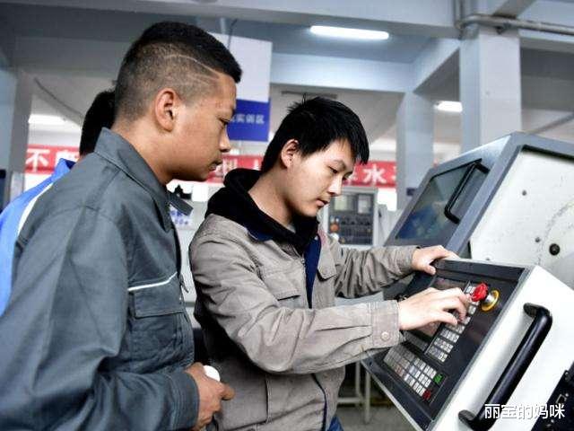 大学|北大学者梁建章：“取消中考，压缩初高中学制”，16岁直接上大学