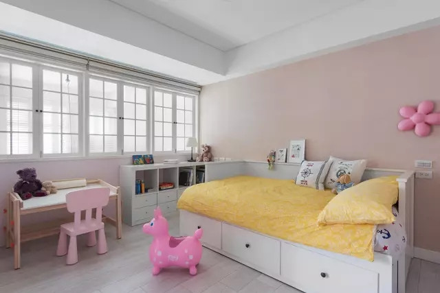 珊珊为何来迟|138平美式三居室，移动收纳高柜，规划出一片独立的玄关空间