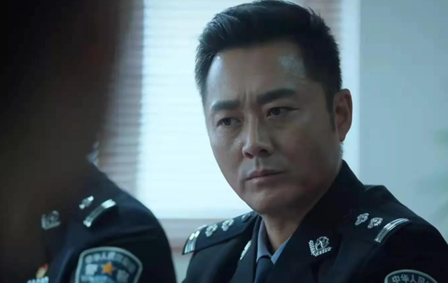 情窦初开的青春|重温《巡回检查组》才发现，真正的“甩棍”不止一人，藏得太深