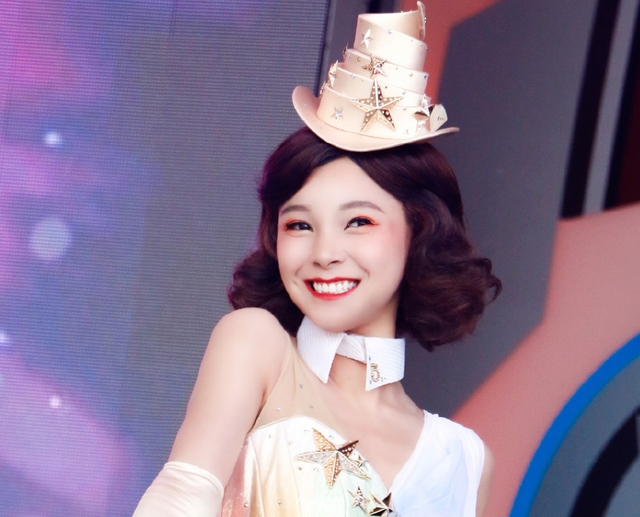 游乐场|曾是创造101热门选手，她淘汰后人气骤降，如今沦落到游乐场打工