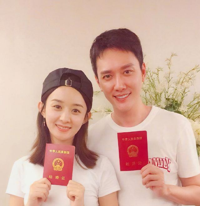 荷尔蒙失调|离婚后赵丽颖首次现身,当天穿的袜子引热议,这是要让男方后悔?