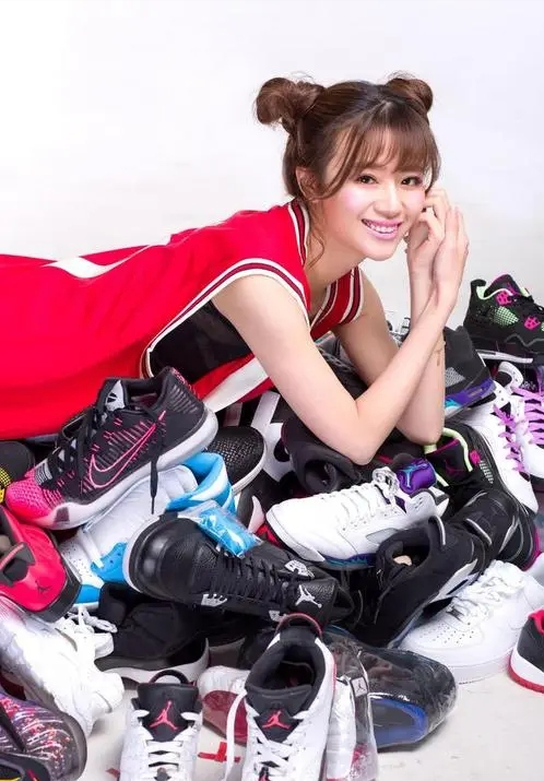 篮球|武大校花NBA女主播！事业巅峰却嫁高管土豪，为人妻后胖成大妈样