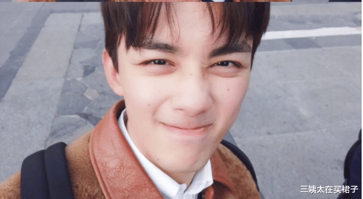 三姨太在买裙子|三岁入行,五岁拍戏,入行16年!“爱情骗子”吴磊的成长史