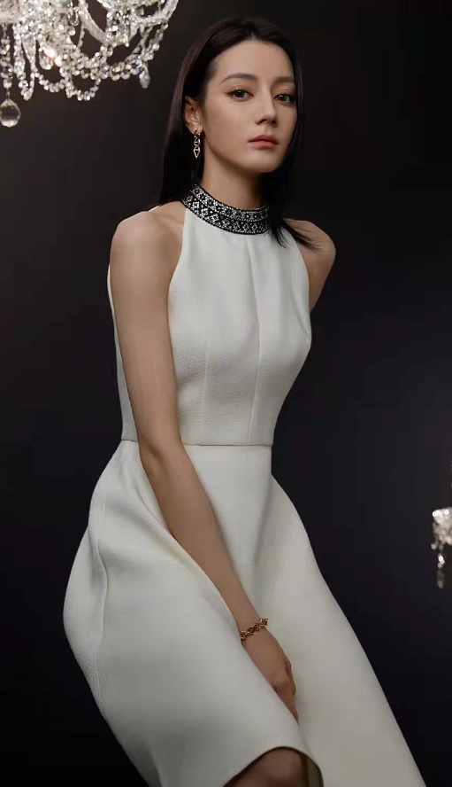 lv|LV秀预热！宣传照全员涂黑粉展现欧美高级感，刘亦菲瘦回颜值巅峰