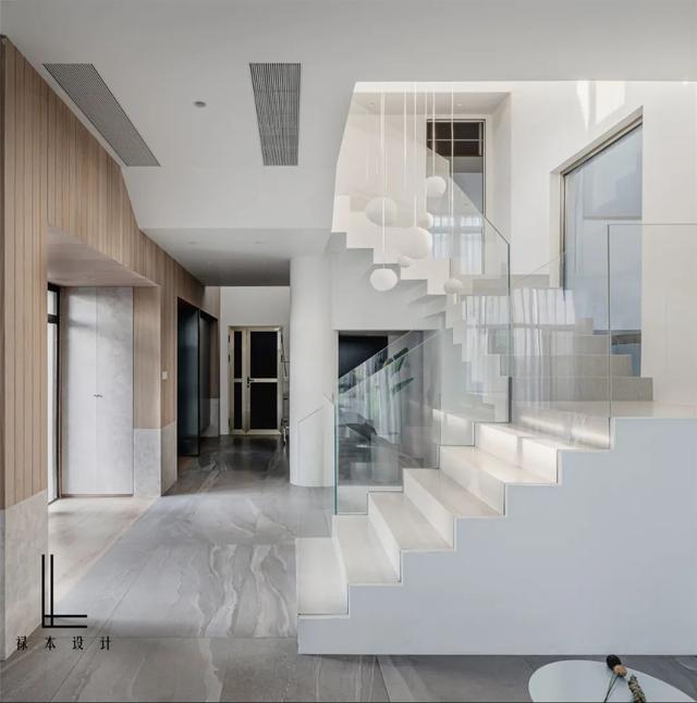 460㎡现代极简，净白的空间，流畅优雅的造型，满屋高级的大气