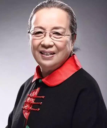 容嬷嬷|容嬷嬷的“儿子”，出道10年无人知晓，“儿媳妇”却火得一塌糊涂