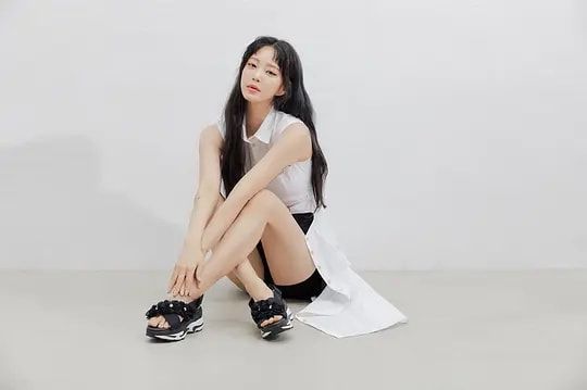 韩艺瑟|“财阀千金”韩艺瑟：无谓男友曾是“牛郎”，开直播怒斥爆料者