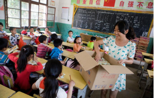 糯妈育儿经|高中教师“辞职信”走红， 工作19年工资2600，网友：温饱难维持