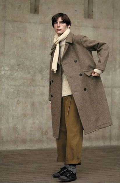 男士穿衣搭配杂志 衣品好的男人，穿大衣不会乱配裤子，和西裤组合才是很好的方式
