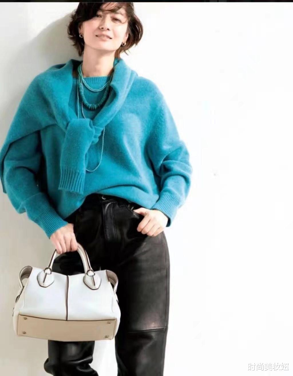 时尚美妆妞|四五十岁的女人，可以多穿这4种“亮丽色”，优雅减龄还衬肤