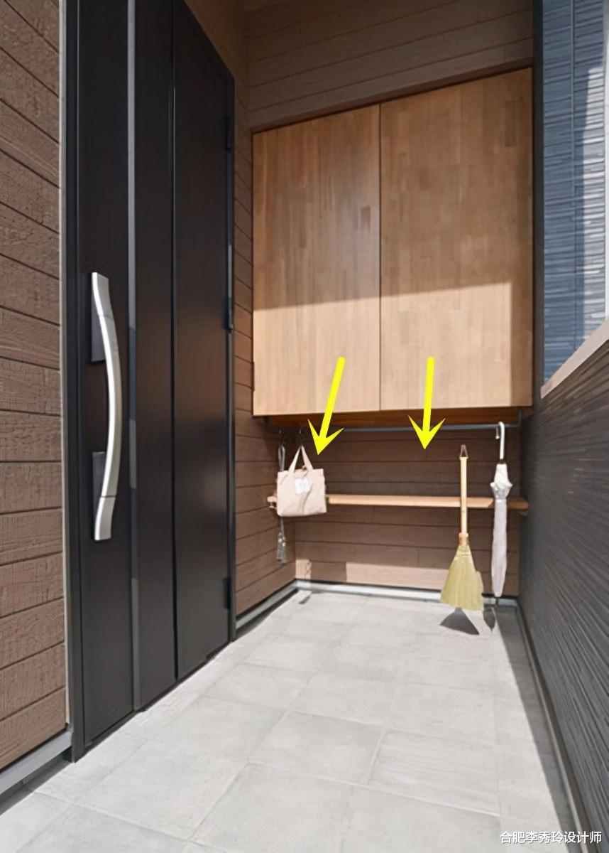 有经验的业主，都会给玄关柜划分挂衣区，40公分宽不得不说很顺手