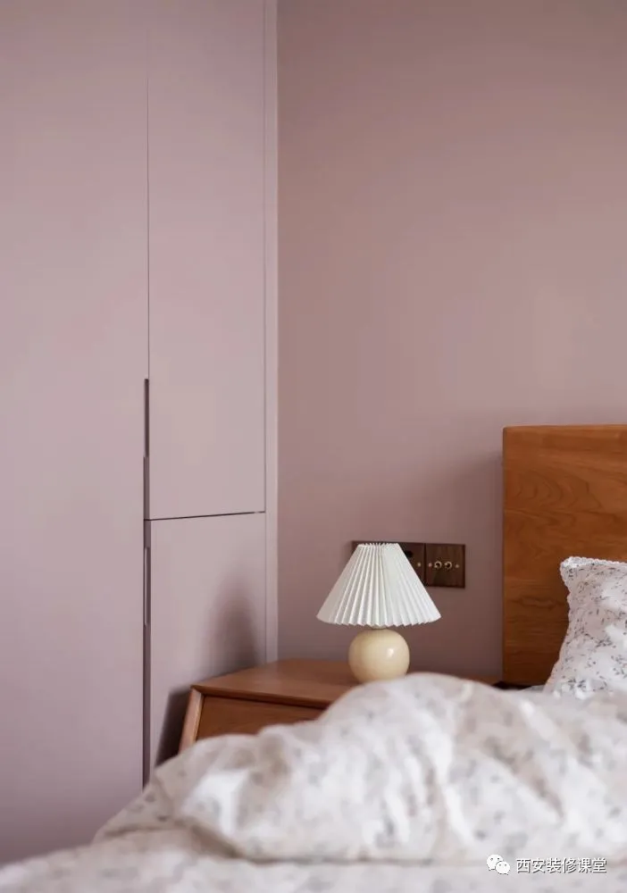 80㎡两室刚需,小夫妻原木温馨家