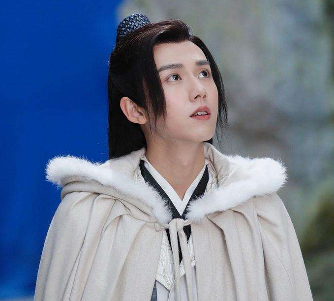 夜燕白|《夜燕白》过审，错过“周子舒”的他，还能凭借双男主剧爆红吗？