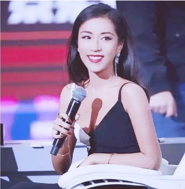 田亮|有种“整容”叫吉克隽逸卸妆，素颜照曝光后网友：为啥要扮黑？