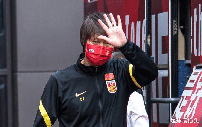 国足|国足出征!李铁挥手告别,武磊若有所思,央视名嘴怒喷叙利亚队