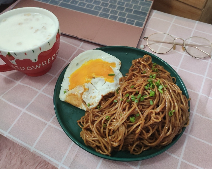 薇娅|和薇娅合作直播结束后，热干面老板“浑身颤抖”，网友：太高兴了！