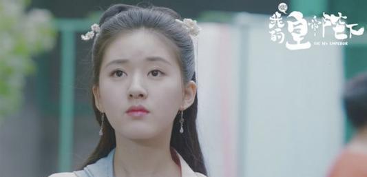 赵露思|赵露思：频繁翻车，明明可以凭实力当红，为什么把路越走越黑？