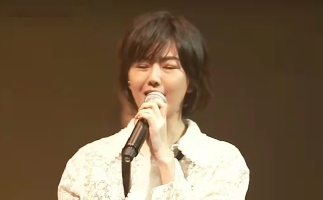 孙燕姿|燕姿笑了！网友哭了：免费开唱还关闭礼物，我能给的只有赞！