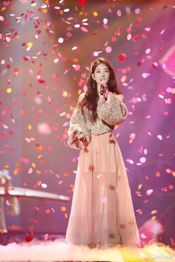 跨年|小破站跨年数十位明星云集，张晚意郭采洁加盟，周深冯提莫将献唱