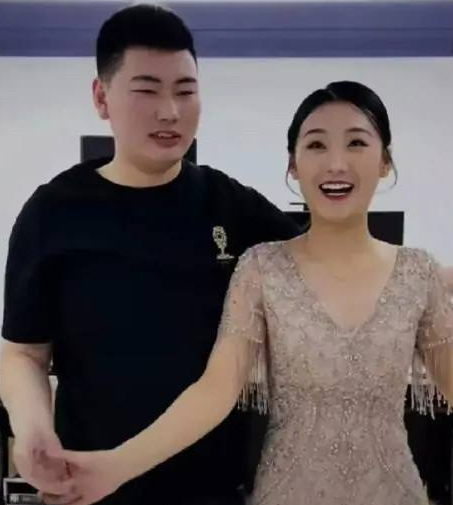 朱之文|大衣哥的跟班朱善阔,曾半年收入近10万,如今却大不如前了!