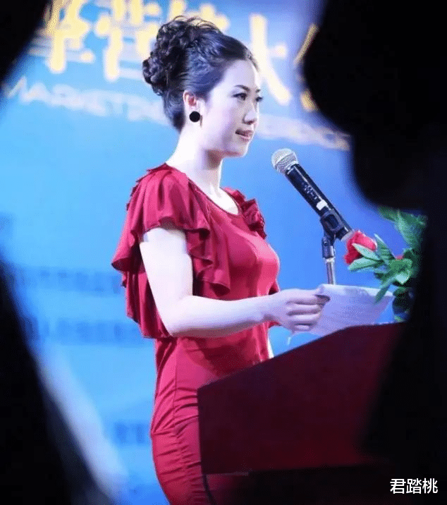 芙蓉姐姐|芙蓉姐姐和凤姐的近况曝光，境遇天差地别：人生，都在为认知买单