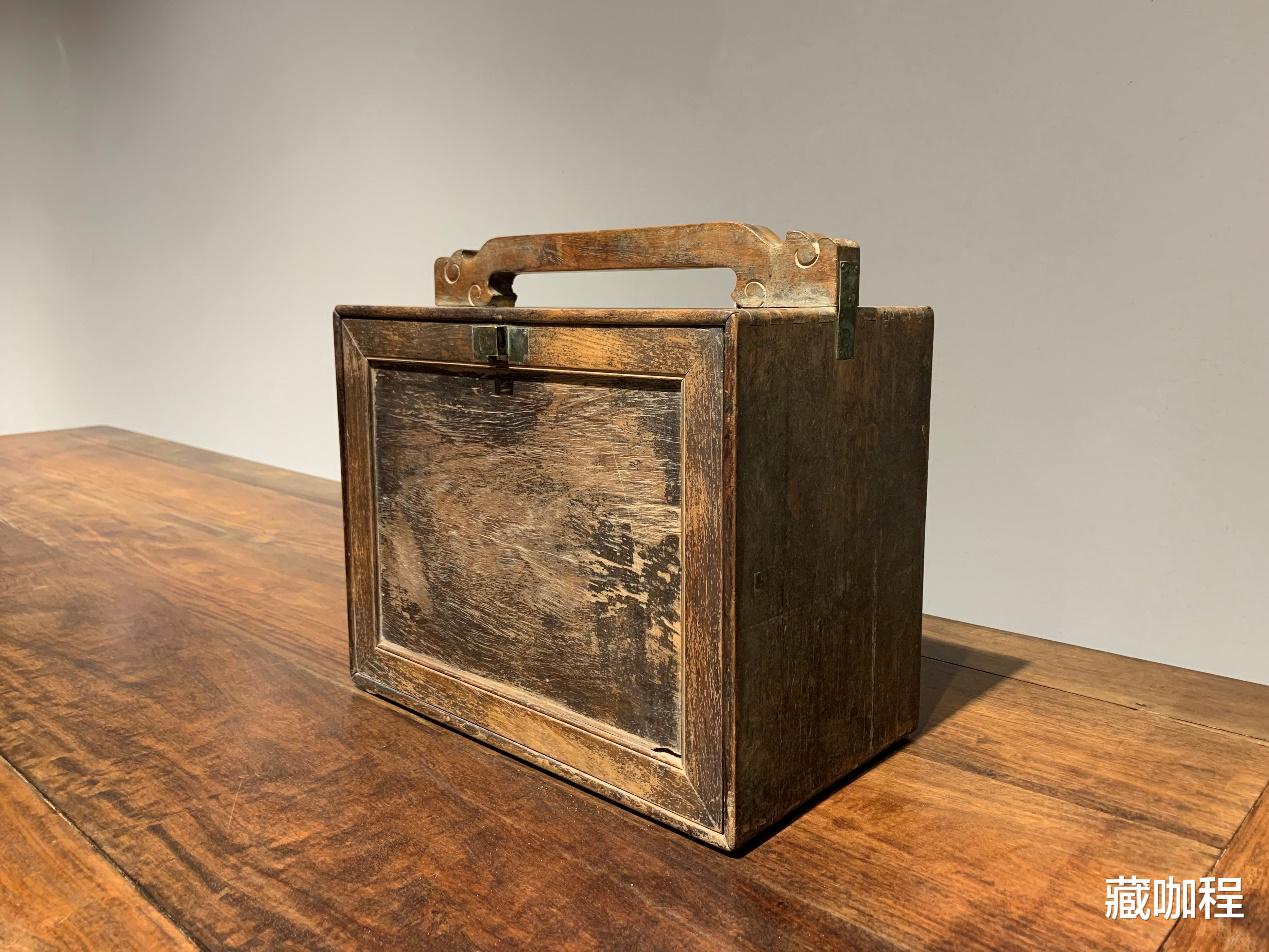 |铜包角、全隐燕尾榫，极简黄花梨插门式药箱