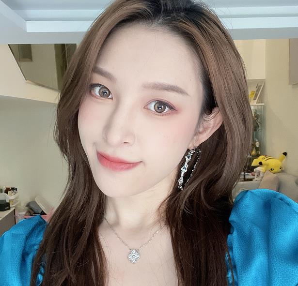 罗悦嘉|《心动4》罗悦嘉晒男友正脸照，对方做金融，俩人是年下恋很甜蜜