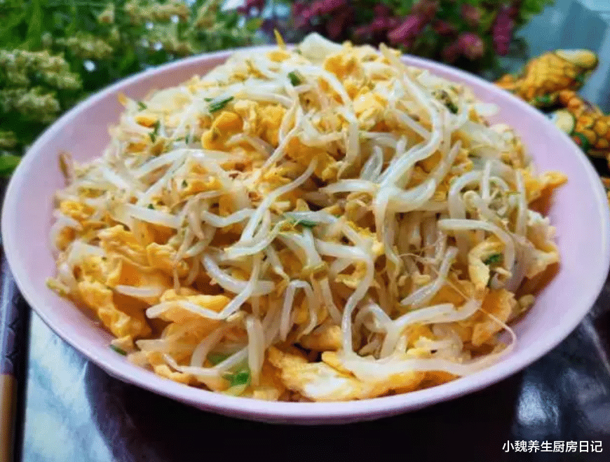 黄豆芽|天然的“清肠菜”找到了，热量比黄瓜低，刮油清肠，越吃越瘦