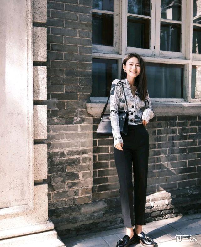 何三沫|针织衫虽然很简约，却能穿出温柔的气质，很适合作为秋装