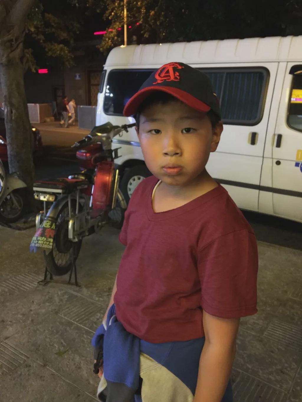 丑故事|儿子被学校强制休学，我带他离开了北京