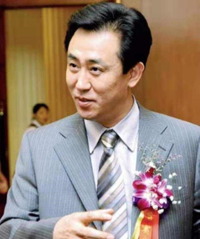情窦初开的青春|他穷得吃烂馒头，却逆袭成千亿富豪，向国家纳税2900亿，凭啥