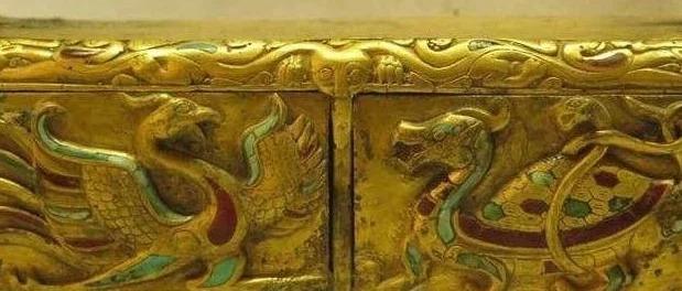 舜网 老家改建，男子却发现了一个瓦罐，看到里面的东西又惊又喜