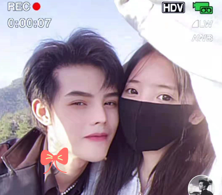 滤镜|百万网红套路璐真容曝光,腿瘦成竹竿皮肤还黑,离开滤镜判若两人