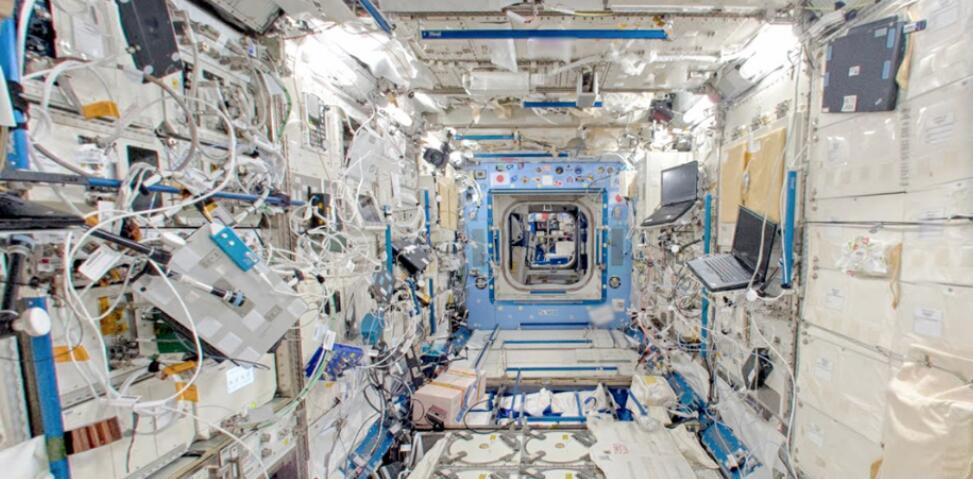 空间站 宇航员在空间站工作时间很长，氧气是从哪里来的？为何用不完？