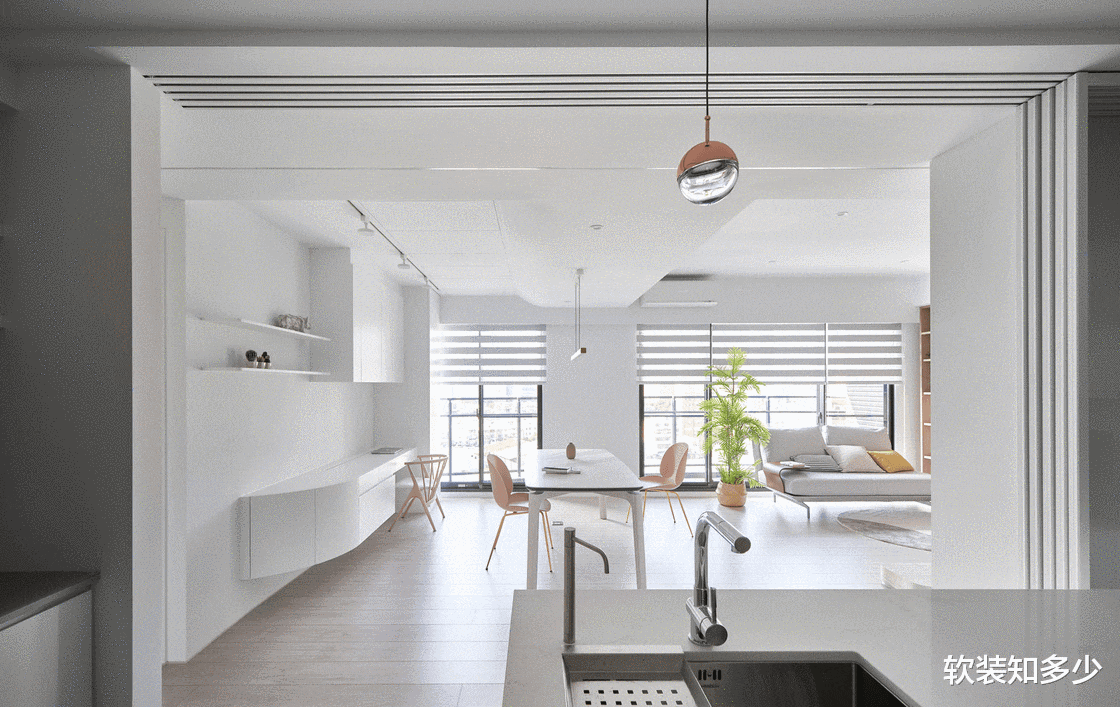 软装知多少|填满纯白澄净大空间，102平米三居室简约现代风格，舒适的很
