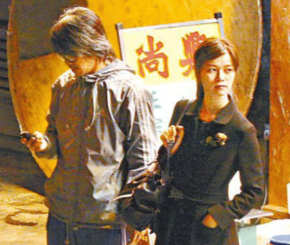 周星驰|17岁港姐承认收到周星驰律师函，受访时略显失落：有点不开心