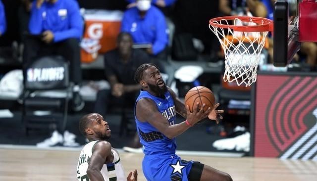 湖人队 名记：在交易走小加后，湖人会在24小时内给恩尼斯提供一份合同