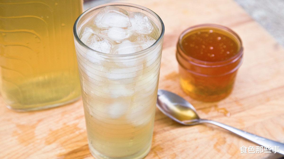 金·卡戴珊|卡戴珊姐妹都吃些什么？盘点美国超级网红卡戴珊姐妹的奇怪饮食法