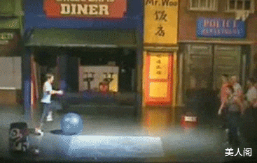 美人阁 这样发传单，有什么理由不接过来？哈哈