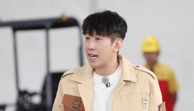 奔跑吧兄弟|7位成员只有白鹿上热搜，现如今的《跑男》究竟差在哪？