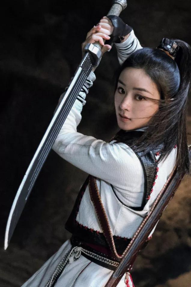 迪丽热巴|女星能有多帅？10位古装美人穿上战甲，一露脸就惊艳出圈