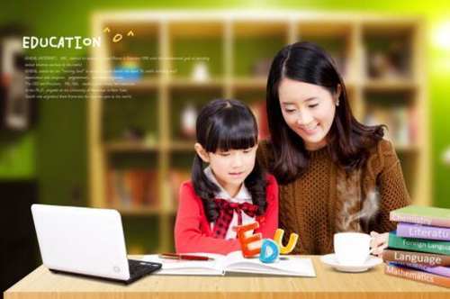 舜网 家长去参加孩子的小学家长会，一进门看到的场面呆在了原地