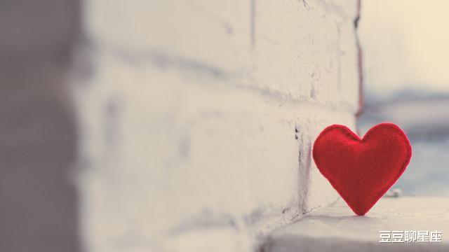 豆豆聊星座|12星座最让人“着迷”的部位:天蝎座小蛮腰,水瓶座让人流连忘返