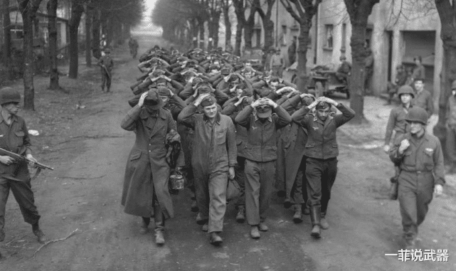 |二战哪国输得最惨?这个国家男性差点被打光,大街上全是女人