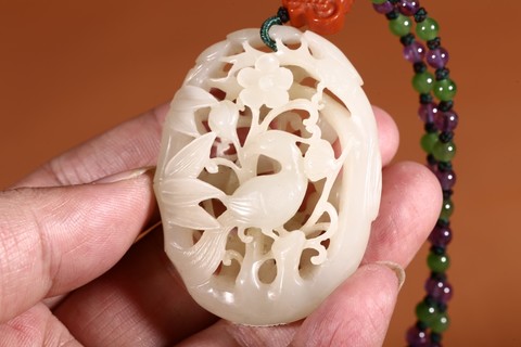 |清代,和田白玉蝶纹碗