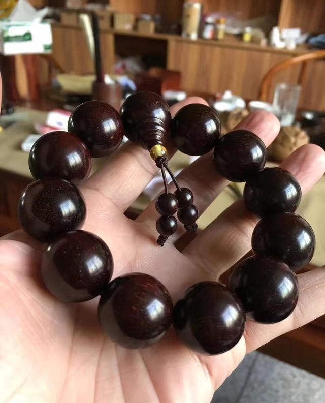 银元|小叶紫檀很难玩吗？“6盘5不宜”，概括了小叶紫檀的盘玩和保养！