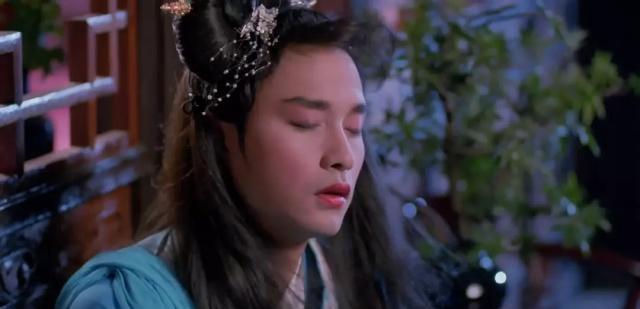 张馨予|饶了观众吧，同样是女扮男装，有人美到失魂，有人丑到惊人