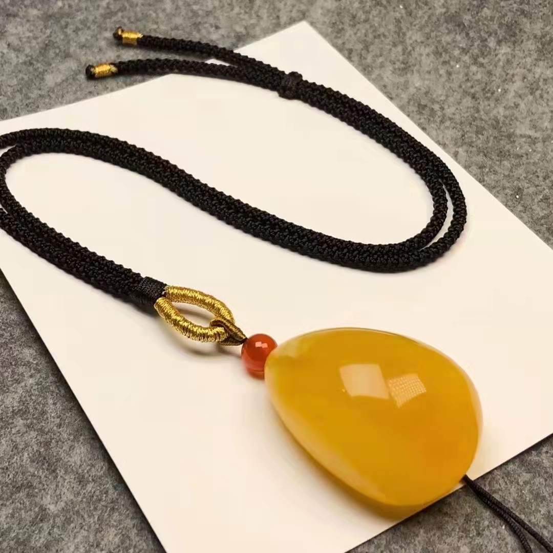 蜜蜡|蜜蜡和翡翠哪个更有收藏价值