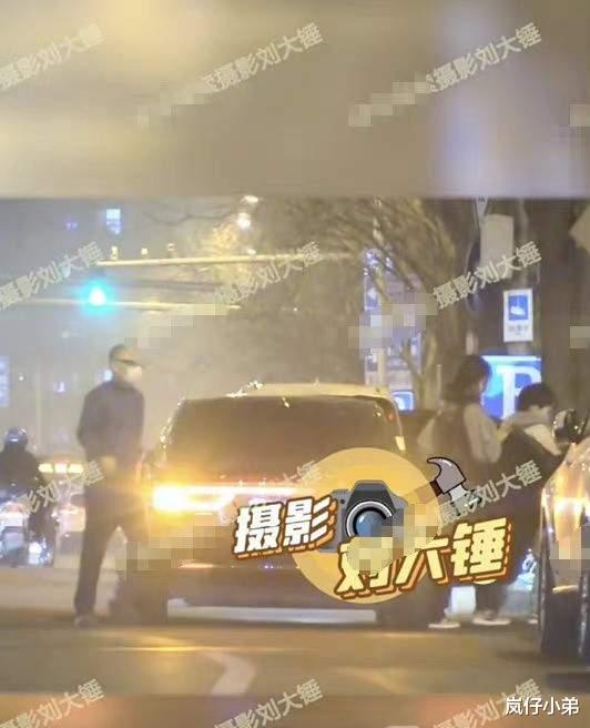 王紫璇|29岁当红女星疑似跟63岁制片人恋情曝光，二人一同回家，还带了孩子